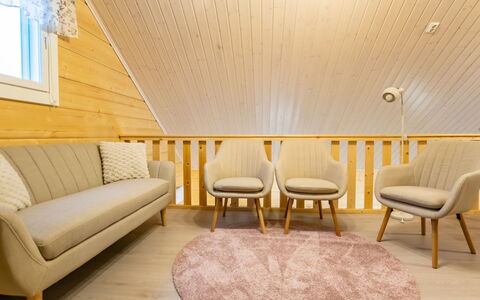 Joutsenranta: Mueble, Piso, Suelo, Diseño De Interiores, Madera, Suelos De Madera, Sala, Habitación, Sofá, Suelo Laminado