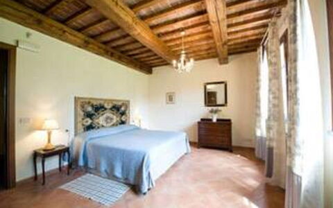 Tenuta Borgo al Sole: Pared, Mueble, Diseño De Interiores, Habitación, Piso, Suelo, Techo, Marco, Cama, Habitación