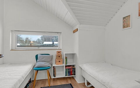 Hielm - 490M from the Sea: Madera, Techo, Diseño De Interiores, Suelo, Piso, Casa, Habitación, Habitación, Cama, Madera Dura