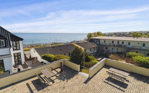 Juna - 50M from the Sea: Azul, Cabaña, Casa, Casa, Casa De Campo, Inmuebles, Vía Muerta