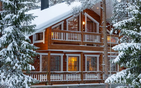 Lapinlisä: Arquitectura, Sombra, Estructura Al Aire Libre, Silla, Jardín, Pérgola, Maceta, Toldo, Paisajismo, Mueble Para Exteriores