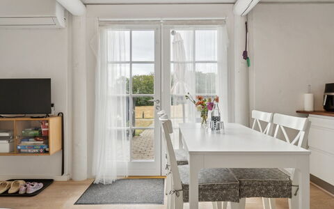 Ruse - 6Km from the Sea: Mueble, Piso, Diseño De Interiores, Suelo, Madera, Mesa, Cocina Y Comedor Mesa, Silla, Suelos De Madera, Comedor