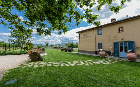 Le Tre Virtù Luxury Relais, Private Pool, Mugello: Césped, Jardín, Inmuebles, Casa De Campo, Yarda, Mueble Para Exteriores, Patio Interior, Villa