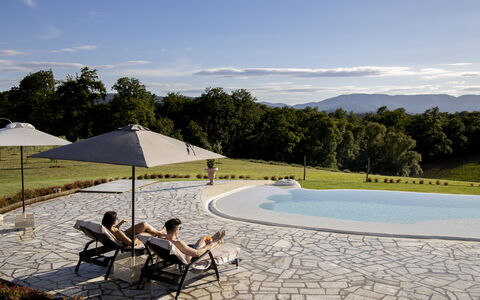 Le Tre Virtù Luxury Relais, Private Pool, Mugello: Mueble Para Exteriores, Ocio, Piscina, Recreación, Sombra, Paraguas, Vacaciones, Sunlounger, Parque