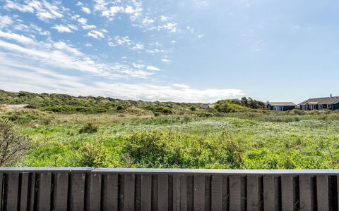 Askrik - 350M from the Sea: Casa, Casa, Puerta, Techo, Cabaña, Inmuebles, Jardín, Sombra, Vía Muerta, Yarda