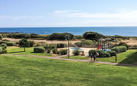 Garden and Sea 2-4 Pers-Vue Mer-Piscines: Hierba, Mar, Costa, Césped, Oceano, Parque, Paisajismo, Apuntalar, Playa