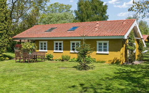 Holmfridur - 1.1Km from the Sea