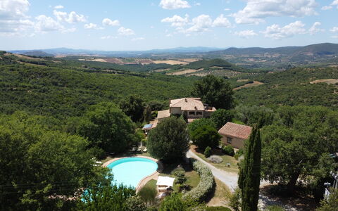 Agriturismo Bellavista, Private Pool, Val D'Orcia: Paisaje, Casa, Barrio Residencial, Área Rural, Techo, Casa, Inmuebles, Cabaña, Pueblo, Villa