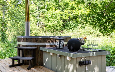 Kallvik: Madera, Jardín, Manchas De Madera, Madera Dura, Patio Interior, Yarda, Cubierta, Patio, Estructura Al Aire Libre