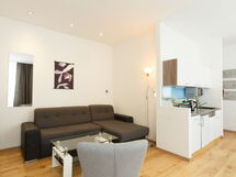 In Fünfhaus mit Garten