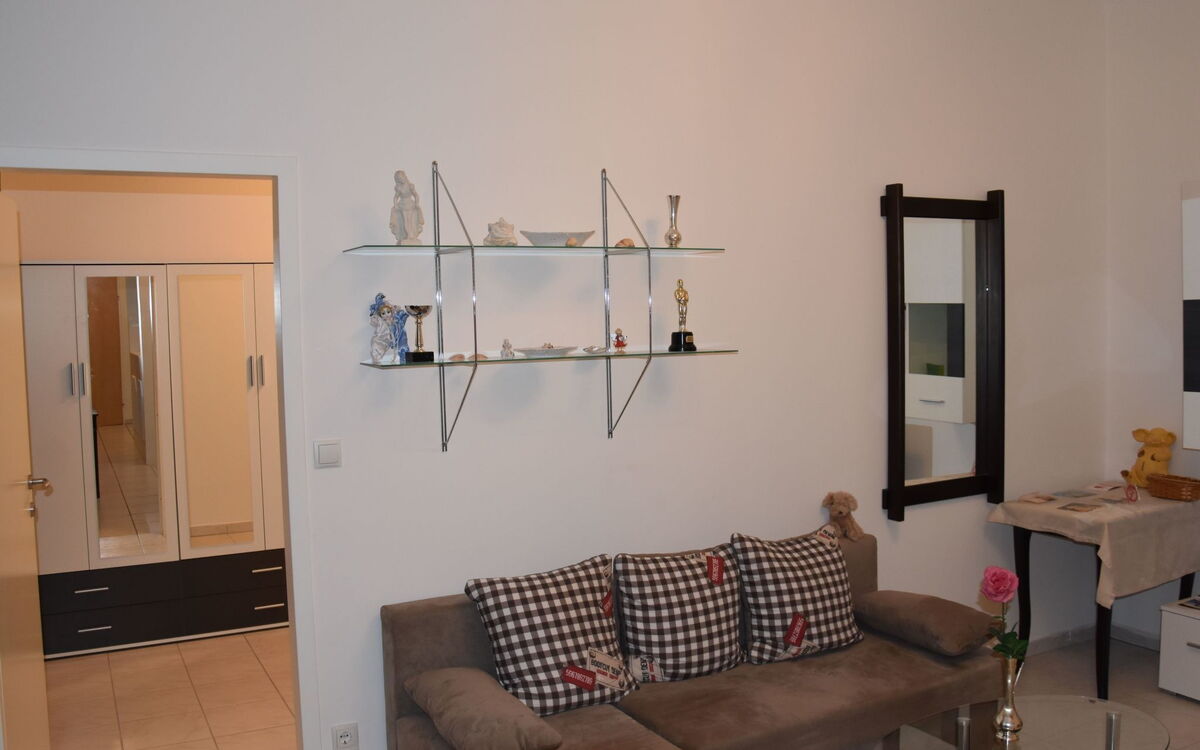 Charmante Wohnung in Fünfhaus mit Garten