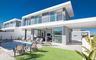 Atemberaubende Villa Olivine mit Meerblick