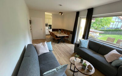 Renovierte Wohnung in Schwalefeld mit Garten, Terr