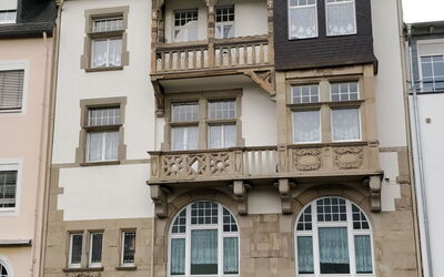 Wohnung in Einem Historischen Gebäude mit Balkon U