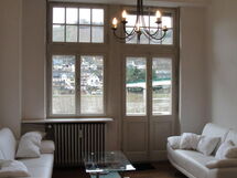 Wohnung in Einem Historischen Gebäude mit Balkon U