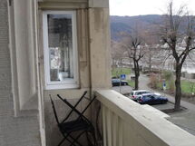 Wohnung in Einem Historischen Gebäude mit Balkon U