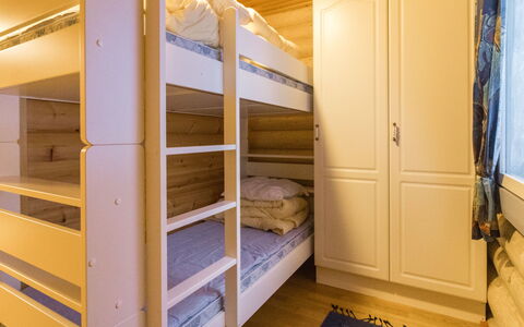 Salvostie 13, Hetta: Diseño De Interiores, Madera, Mueble, Piso, Techo, Suelo, Habitación, Habitación, Cama, Litera
