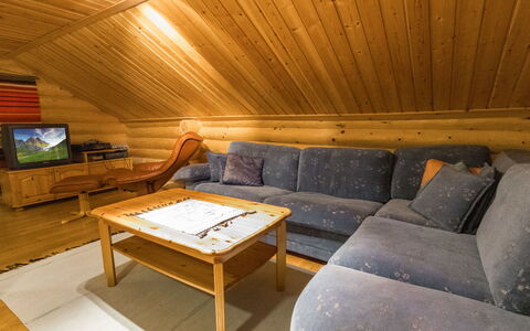 Salvostie 13, Hetta: Madera, Techo, Diseño De Interiores, Piso, Suelo, Mueble, Casa, Habitación, Sala, Sofá