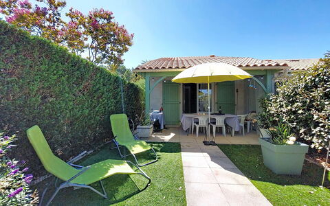 Les Mathes 642: Azul, Piscina, Material Compuesto, Sombra, Recurso, Inmuebles, Hacienda, Villa, Centro De Ocio