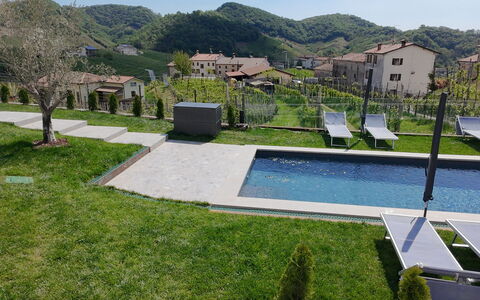 Villa Valdobbiadene Pool Spa: Piscina, Diseño Urbano, Ocio, Jardín, Mueble Para Exteriores, Recurso, Paisajismo, Patio Interior, Inmuebles, Eco Hotel
