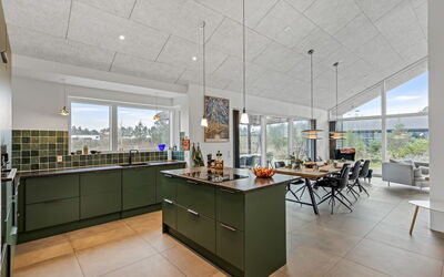 Elenor - 900M from the Sea