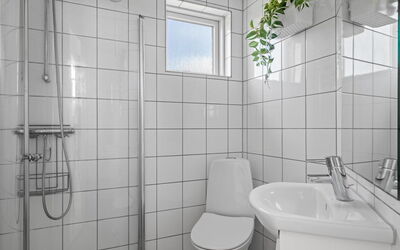 Mildred - 400M from the Sea