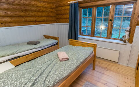 Hännänpää: Madera, Piso, Suelo, Mueble, Suelos De Madera, Diseño De Interiores, Litera, Habitación, Manchas De Madera, Madera Dura
