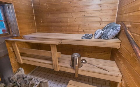 Hännänpää: Madera, Piso, Suelo, Mueble, Suelos De Madera, Diseño De Interiores, Litera, Habitación, Manchas De Madera, Madera Dura