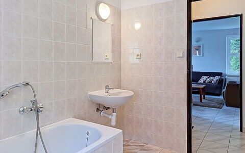 Green Valley Park Stárkov 15: Baño, Arreglo De Tubería, Piso, Pared, Suelo, Diseño De Interiores, Plomería, Lavabo Del Baño, Grifo, Lavabo