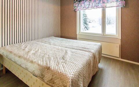 Villa Koski: Cama, Diseño De Interiores, Habitación, Pared, Piso, Suelo, Madera, Sábana, Lecho, Mueble