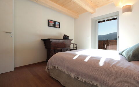 Casa Tomà Mountain View Cortina: Mueble, Diseño De Interiores, Habitación, Cama, Piso, Madera, Suelo, Sábana, Lecho, Techo