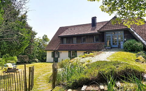 Schwarzwaldhof mit Pool & Sauna: Hierba, Casa, Techo, Arbusto, Casa, Cabaña, Paisaje, Área Rural, El Terreno Del Lote
