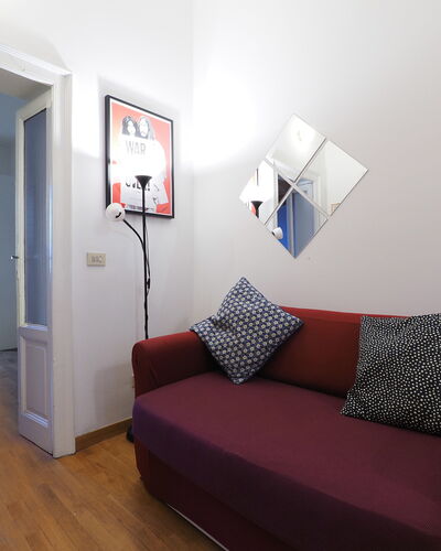 Suite Meda: Mueble, Pared, Diseño De Interiores, Piso, Suelo, Madera, Habitación, Departamento, Sofá, Sala