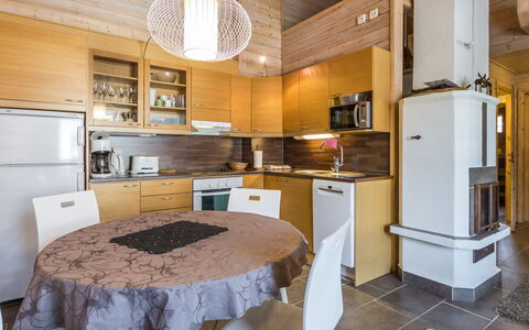 Ylläs Eeli C 4: Mueble, Silla, Mueble Para Exteriores, Mesa, Madera, Mesa Al Aire Libre, Cocina Y Comedor Mesa, Sombra, Jardín, Paraguas