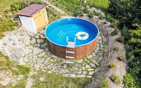 Na Stráni: Piscina, Jardín, Patio Interior, Manchas De Madera, Yarda, Paisajismo, Fuente De Agua