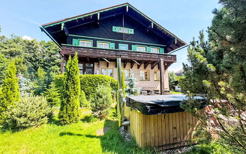 Švýcarka: Arbusto, Casa, Cabaña, Inmuebles, Jardín, Casa De Campo, Césped, Yarda, Vía Muerta, Paisajismo