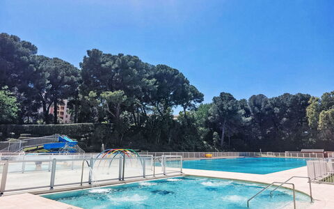 Palmier: Piscina, Árbol, Recurso, Material Compuesto, Ciudad De Vacaciones, Thermae, Sombra, Centro De Ocio, Hotel