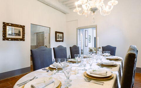 Fattoria: Mueble, Diseño De Interiores, Mesa, Techo, Silla, Madera, Comedor, Habitación, Cocina Y Comedor Mesa, Piso