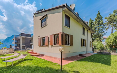 Le Busatte: Casa, Casa, Barrio Residencial, Arquitectura, Asentamientos Humanos, Balcón, Suburbio, Inmuebles, Yarda, Pintar