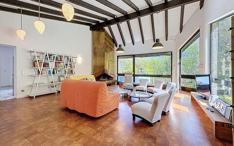 Villa 111 an der Loreley mit Sauna: Mueble, Diseño De Interiores, Piso, Suelo, Pared, Sofá, Techo, Madera, Habitación, Sala
