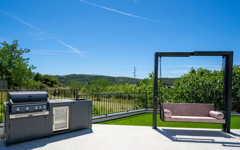 Loparia: Mueble, Mueble Para Exteriores, Jardín, Sombra, Cubierta, Patio, Paisajismo, Silla, Patio Interior, Yarda