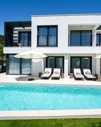 Loparia: Piscina, Recurso, Ocio, Mueble Para Exteriores, Eco Hotel, Villa, Hotel, Sunlounger, Vacaciones, Zona Tropical