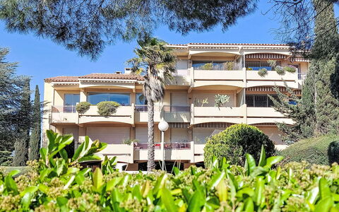 Les Jardins du Soleil: Departamento, Balcón, Hacienda, Hotel, Sombra, Recurso, Villa, Mansión, Eco Hotel