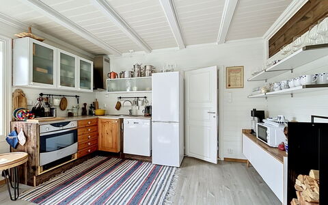 Ese Panorama: Cocina, Piso, Mueble, Diseño De Interiores, Electrodoméstico, Madera, Aparato De Cocina, Techo, Mostrador, Suelo