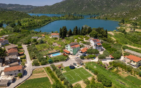 Solo: Hierba, Casa, Área Rural, Cabaña, Techo, Casa, Paisaje, Llanura, El Terreno Del Lote