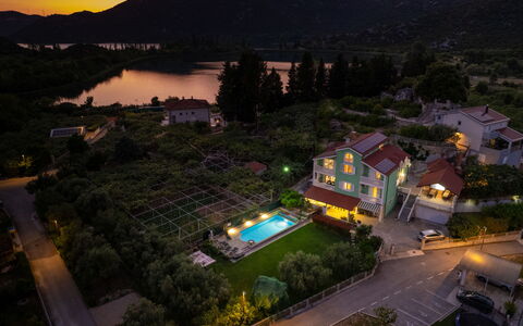 Solo: Hierba, Casa, Área Rural, Cabaña, Techo, Casa, Paisaje, Llanura, El Terreno Del Lote