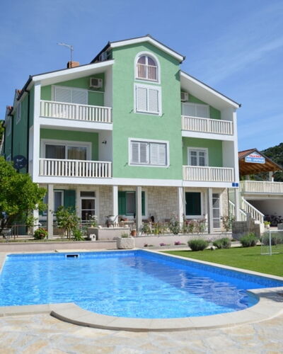 Solo: Arbusto, Barrio Residencial, Casa, Inmuebles, Jardín, Césped, Paisajismo, Yarda, Mansión, Villa