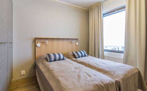 Ylläs Chalets 4203: Mueble, Silla, Mueble Para Exteriores, Mesa, Madera, Mesa Al Aire Libre, Cocina Y Comedor Mesa, Sombra, Jardín, Paraguas