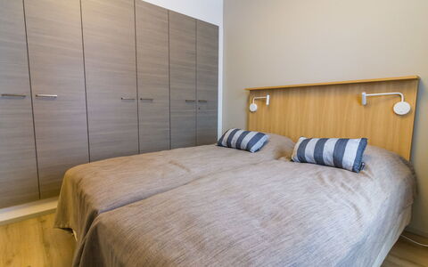 Ylläs Chalets 4203: Mueble, Silla, Mueble Para Exteriores, Mesa, Madera, Mesa Al Aire Libre, Cocina Y Comedor Mesa, Sombra, Jardín, Paraguas
