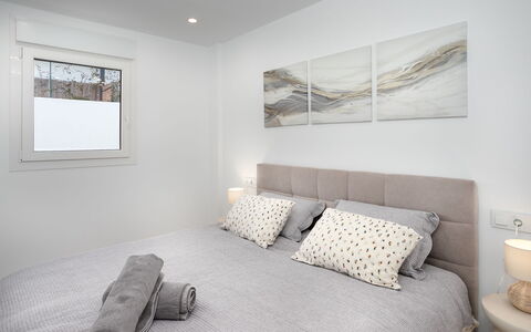 Cala Serena Village: Cama, Mueble, Habitación, Diseño De Interiores, Lecho, Sábana, Madera, Linos, Techo, Habitación